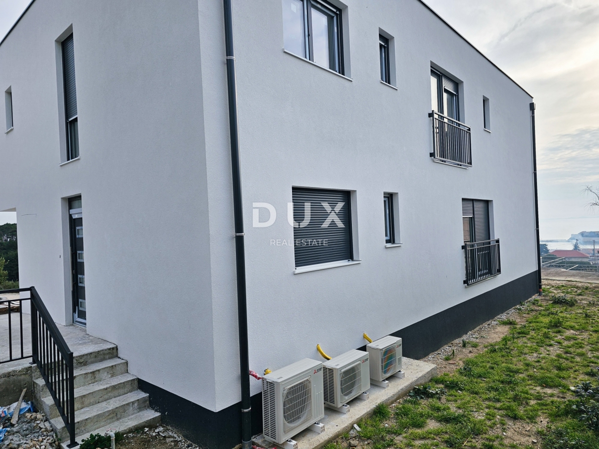 ISOLA DI RAB, BANJOL - Appartamento al piano terra di un nuovo edificio con giardino 