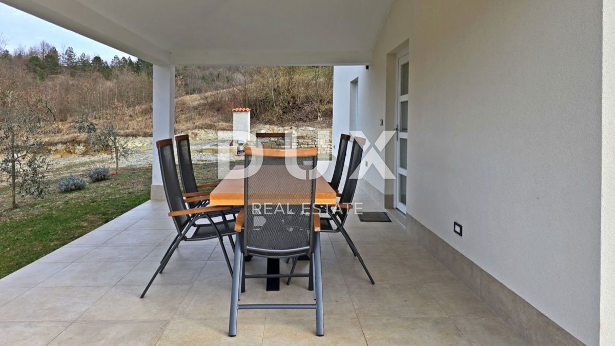 ISTRIA, CEROVLJE - Casa con piscina e due terreni edificabili
