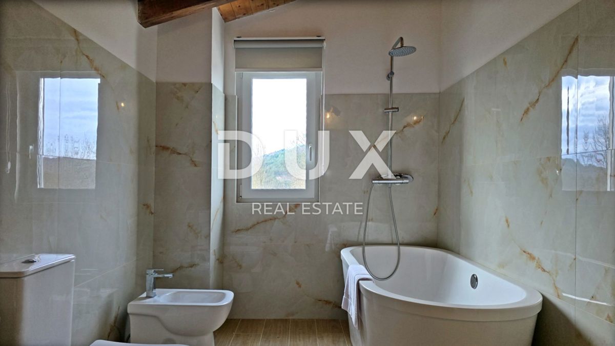 ISTRIA, CEROVLJE - Casa con piscina e due terreni edificabili