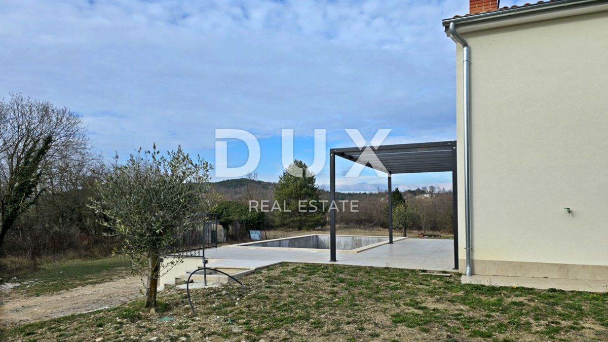 ISTRIA, CEROVLJE - Casa con piscina e due terreni edificabili