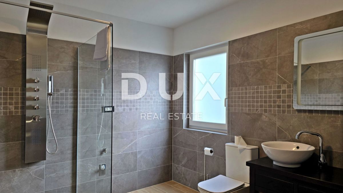 ISTRIA, CEROVLJE - Casa con piscina e due terreni edificabili