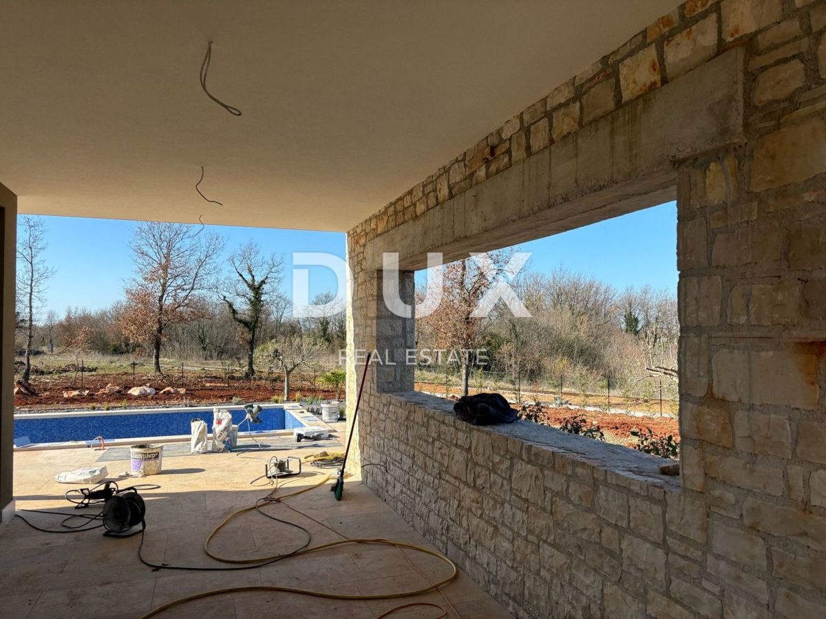 ISTRIA, SVETVINČENAT - Moderna casa rustica a un piano con piscina! Programma SMART!