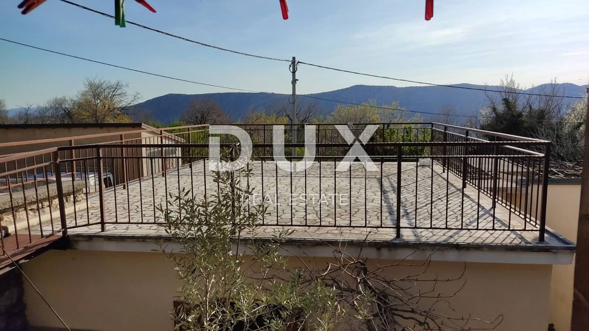 CRIKVENICA, TRIBALJ - Casa in pietra 135 m2, con vista mare