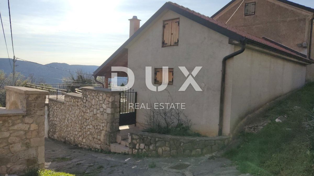CRIKVENICA, TRIBALJ - Casa in pietra 135 m2, con vista mare