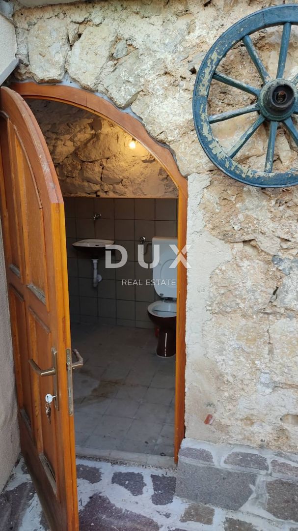 CRIKVENICA, TRIBALJ - Casa in pietra 135 m2, con vista mare