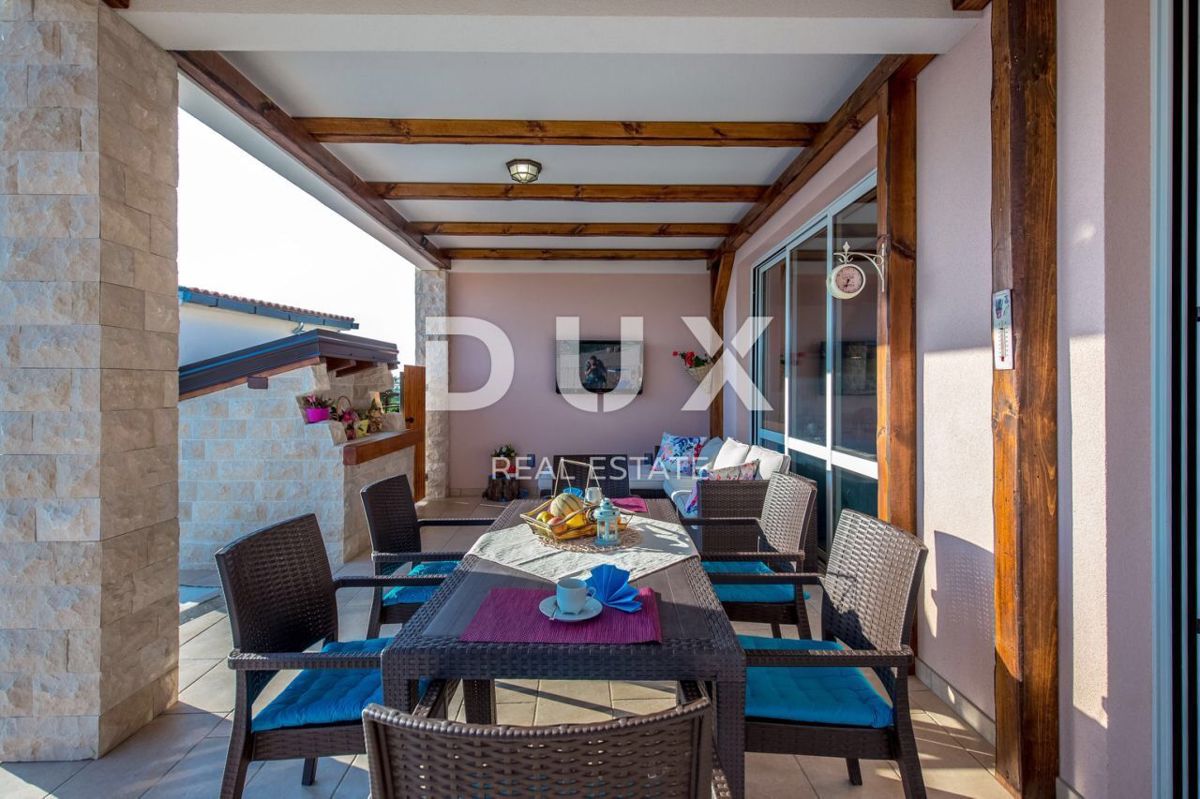 JABLANAC - casa 260m2 con piscina e vista mare