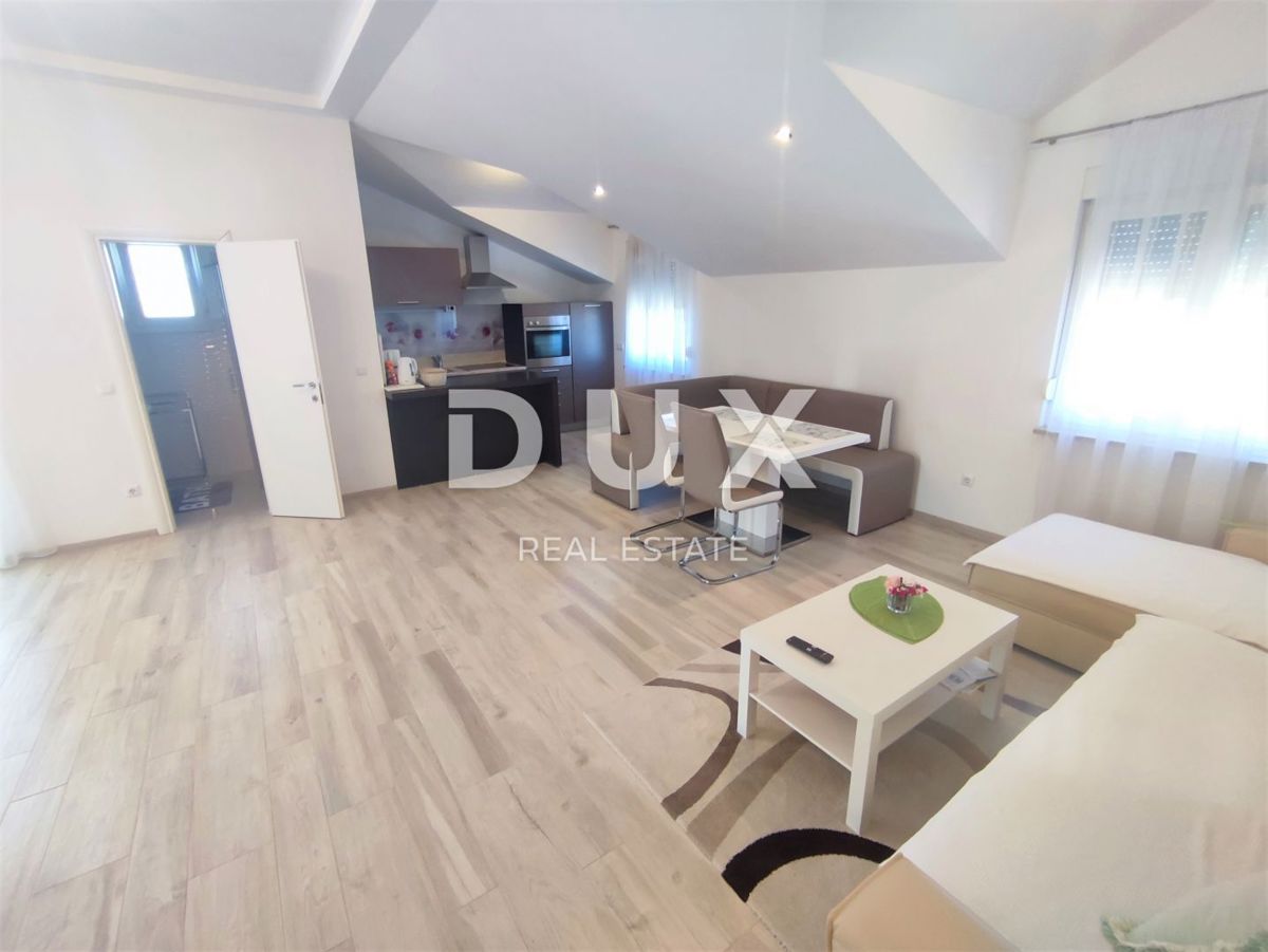 ISTRIA, VALBANDON - Casa con appartamenti vicino al mare con 7 appartamenti e un grande giardino