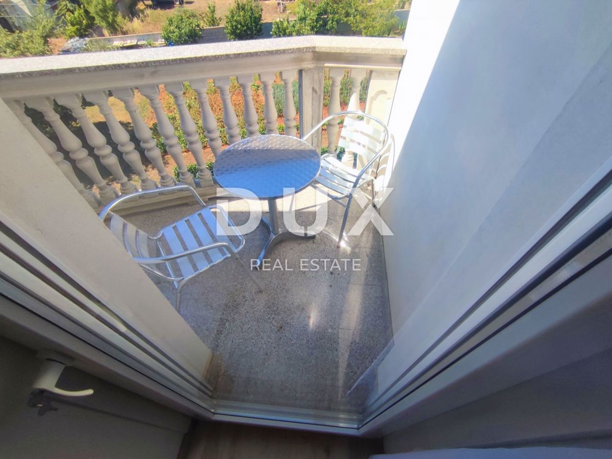 ISTRIA, VALBANDON - Casa con appartamenti vicino al mare con 7 appartamenti e un grande giardino