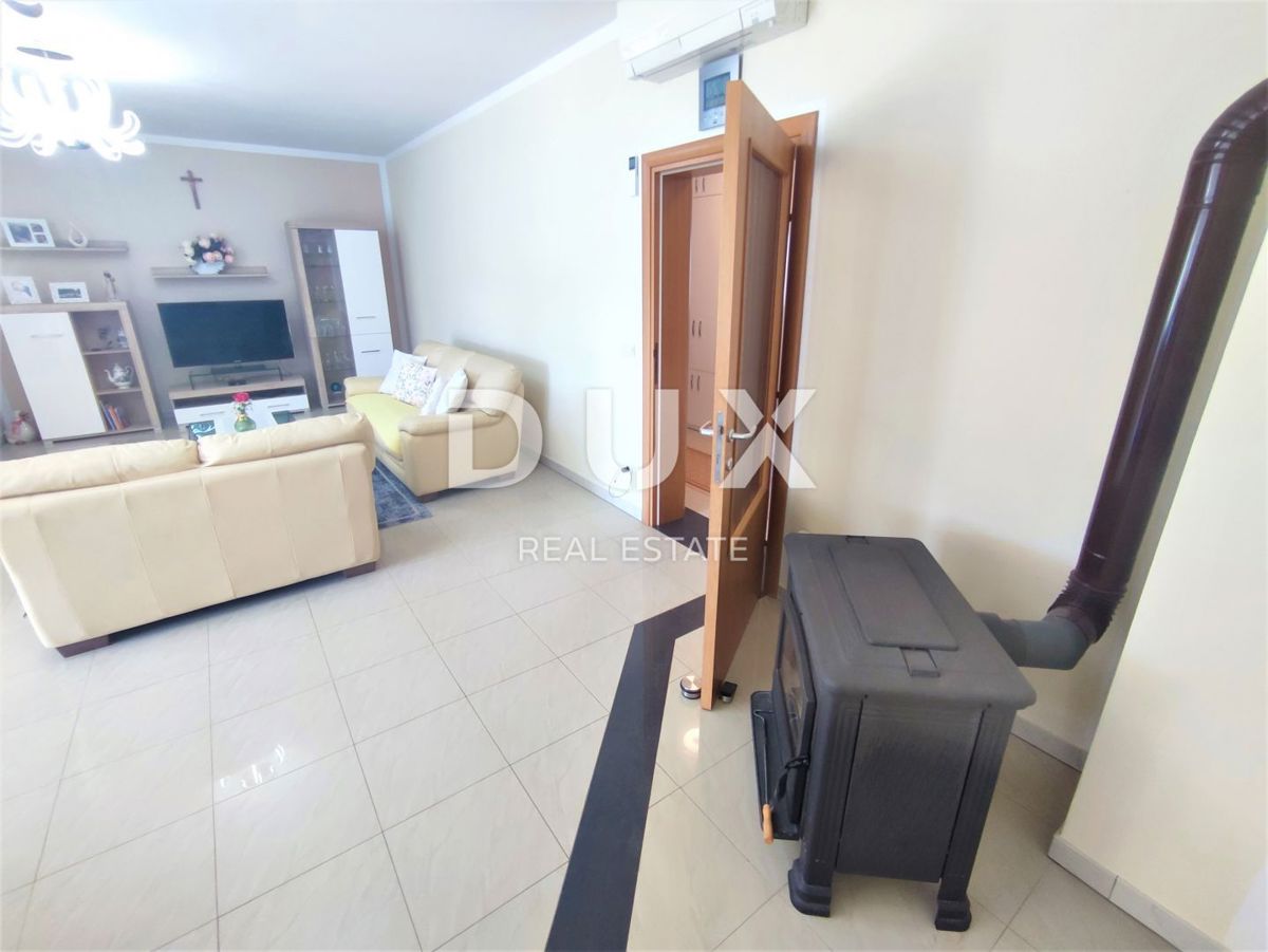 ISTRIA, VALBANDON - Casa con appartamenti vicino al mare con 7 appartamenti e un grande giardino