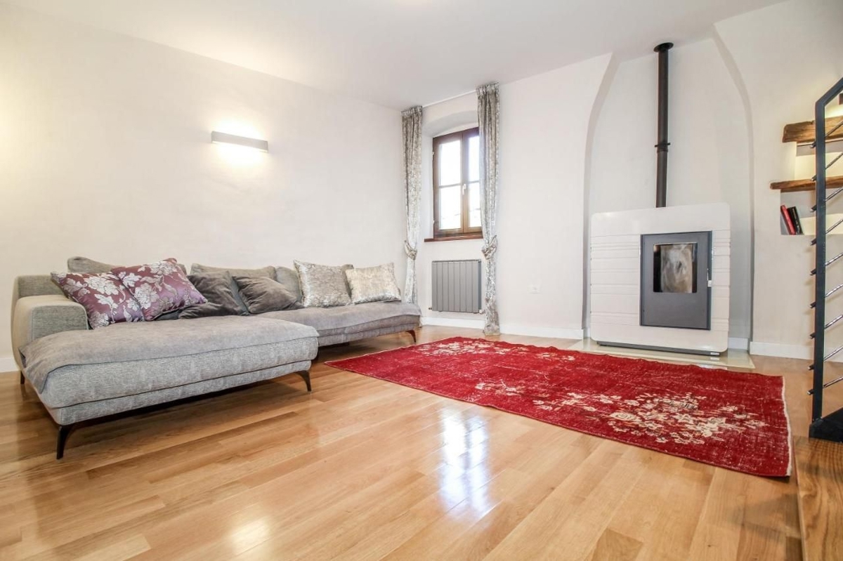 ISTRIA, BALE - Bellissima casa in pietra con dettagli architettonici moderni!