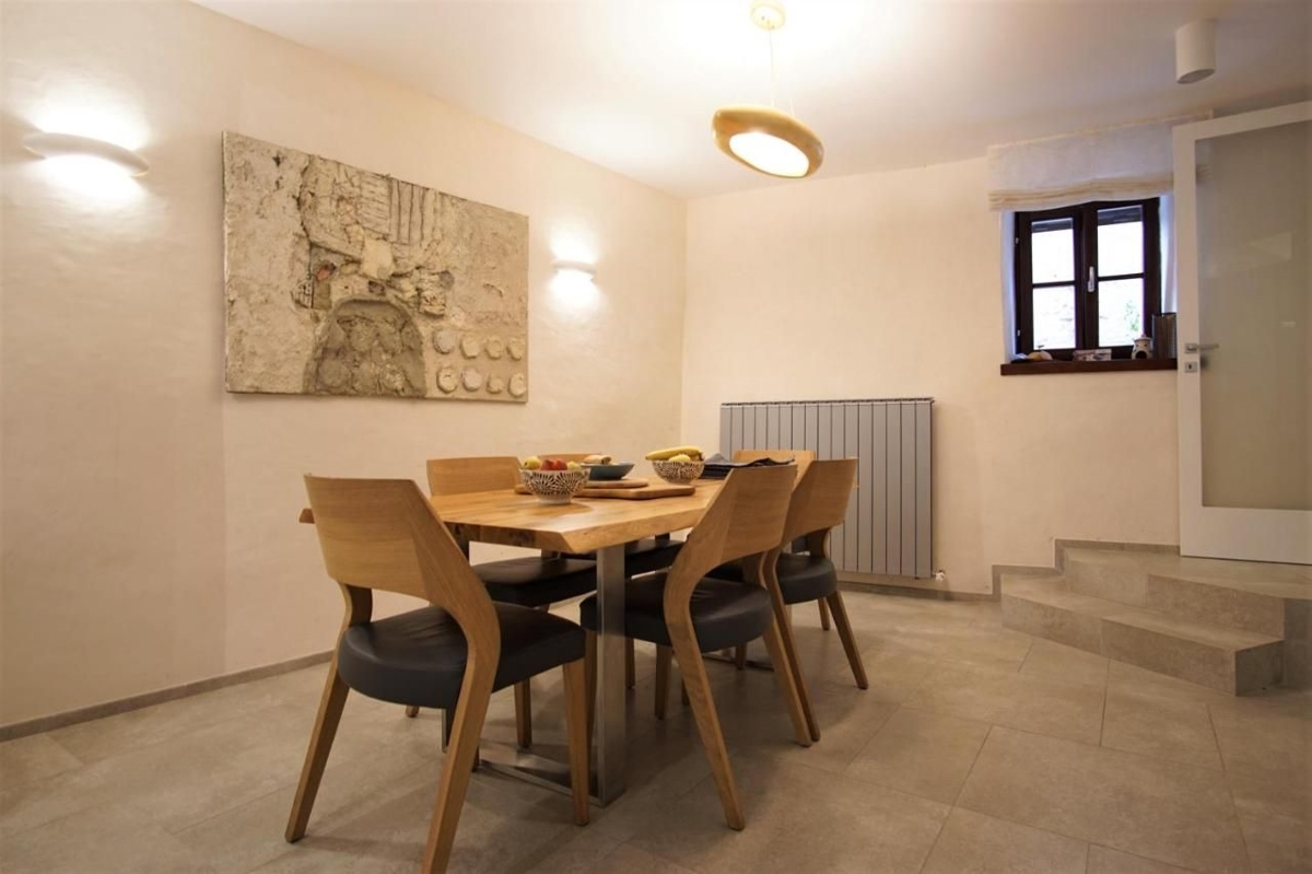ISTRIA, BALE - Bellissima casa in pietra con dettagli architettonici moderni!