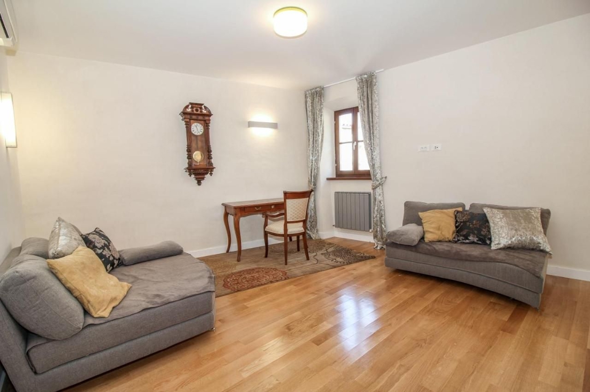 ISTRIA, BALE - Bellissima casa in pietra con dettagli architettonici moderni!