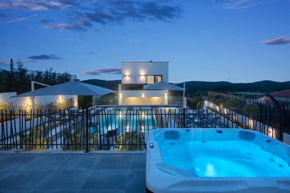 ISTRIA, VRSAR (dintorni) - Villa di lusso con campo da tennis, piscina e vista mare