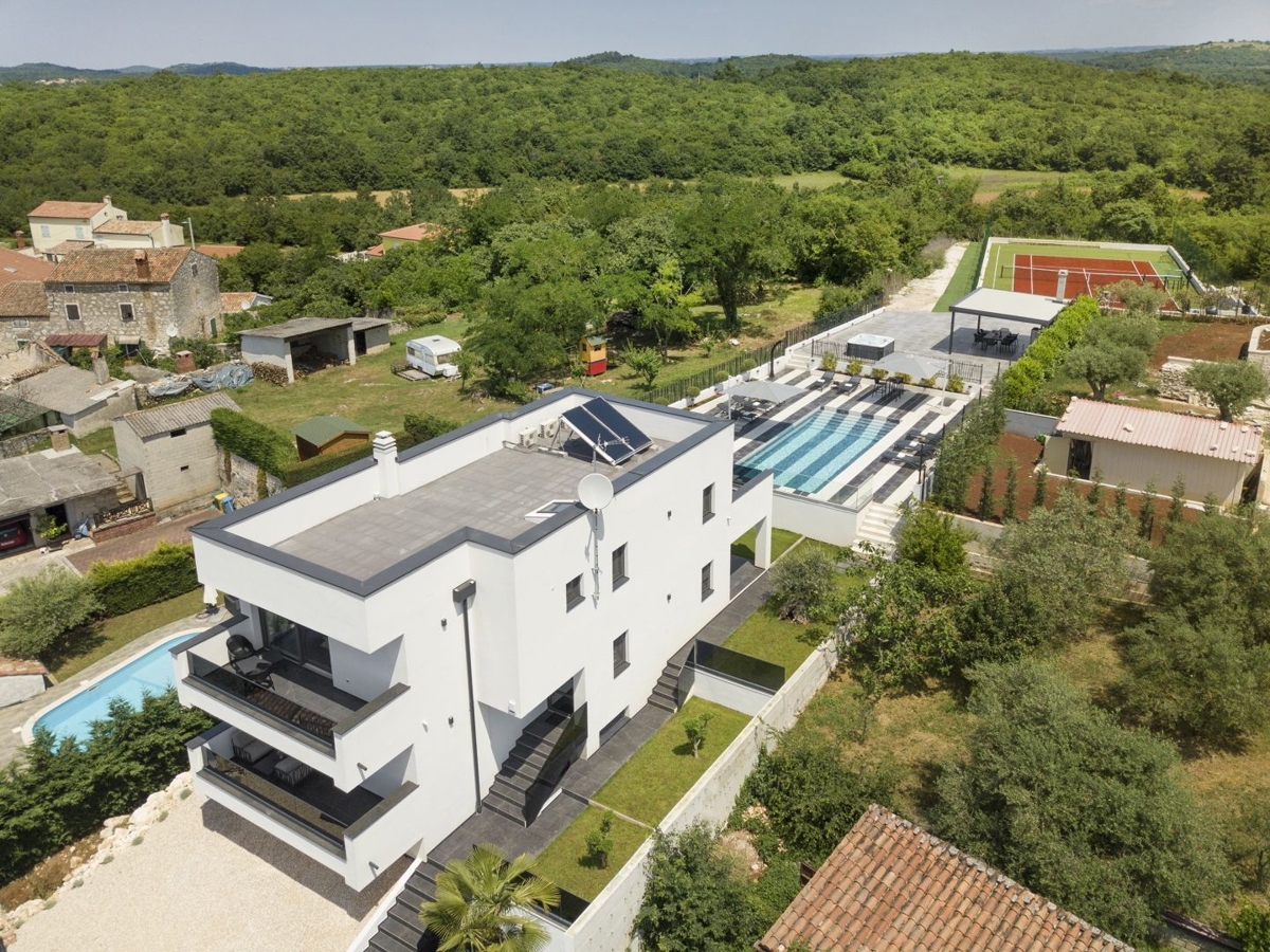 ISTRIA, VRSAR (dintorni) - Villa di lusso con campo da tennis, piscina e vista mare