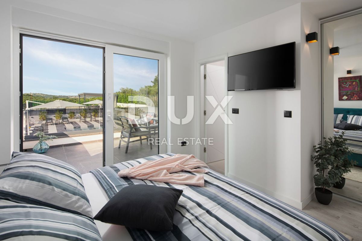ISTRIA, VRSAR (dintorni) - Villa di lusso con campo da tennis, piscina e vista mare