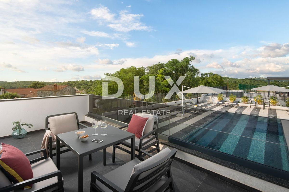 ISTRIA, VRSAR (dintorni) - Villa di lusso con campo da tennis, piscina e vista mare