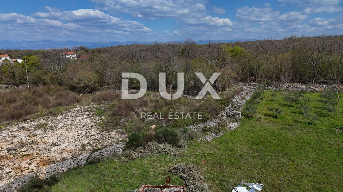ISOLA DI KRK, LINARDIĆI (dintorni) - Terreno edificabile con progetto