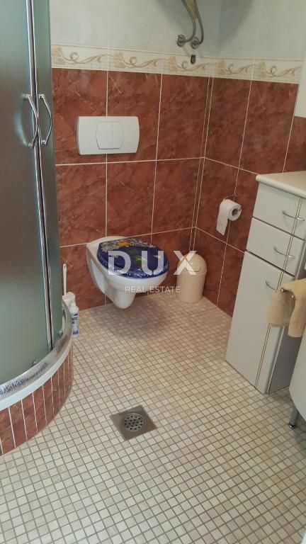NOVI VINODOLSKI - casa in zona tranquilla con 5 appartamenti