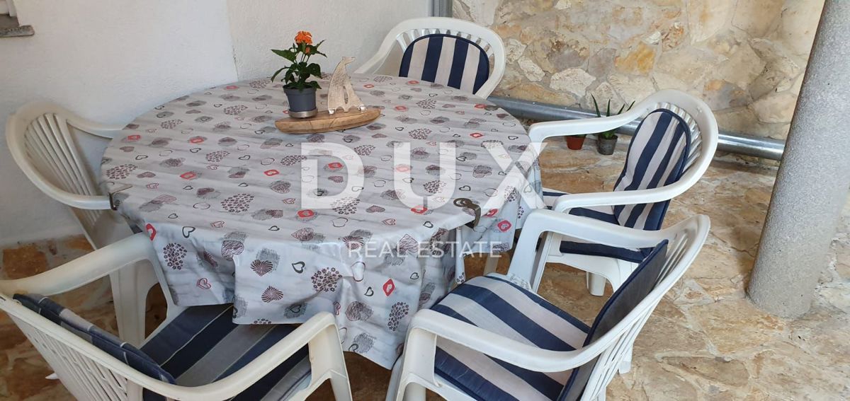 NOVI VINODOLSKI - casa in zona tranquilla con 5 appartamenti