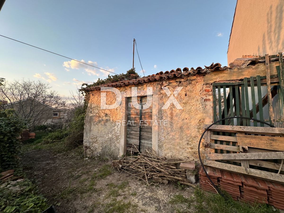 ZADAR, BOKANJAC - Vecchia casa con terreno edificabile 307m²