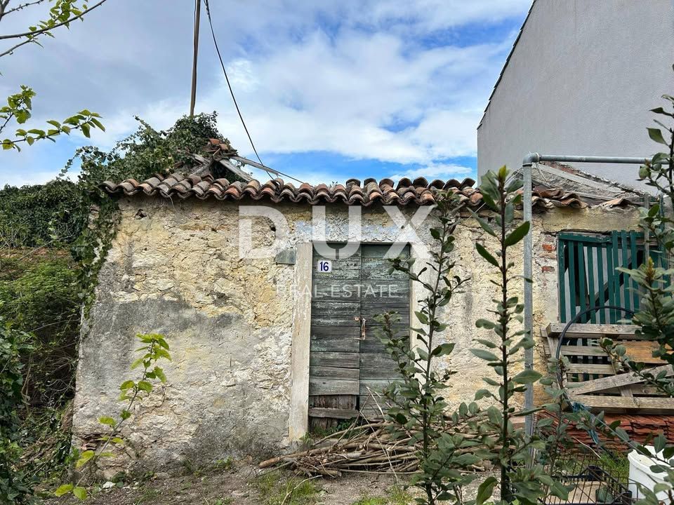 ZADAR, BOKANJAC - Vecchia casa con terreno edificabile 307m²