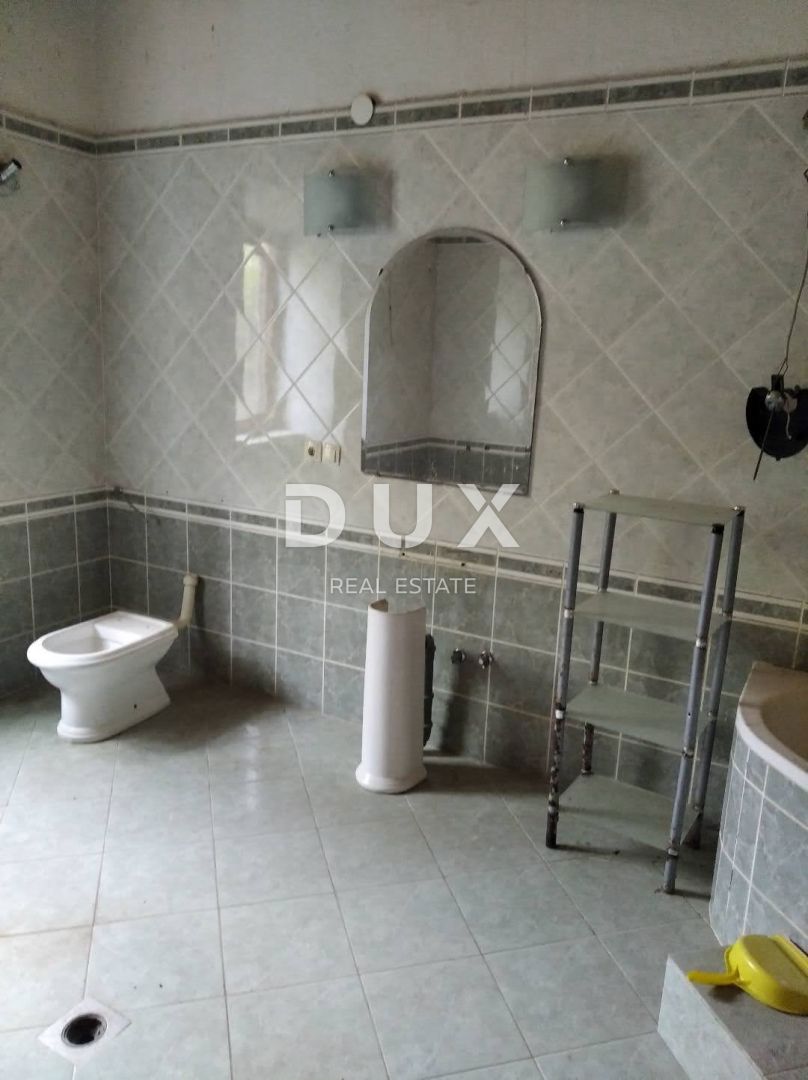 CRIKVENICA, DRIVENIK - Casa vicino al lago con giardino di 3850m2