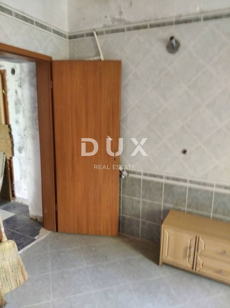 CRIKVENICA, DRIVENIK - Casa vicino al lago con giardino di 3850m2