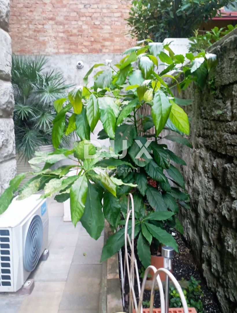 RIJEKA, CENTRO - 3 CAMERE DA LETTO + SOGGIORNO con giardino paesaggistico