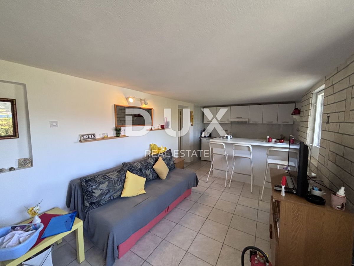 ZADAR, DONJI KARIN - Casa con tre appartamenti a 150 m dal mare