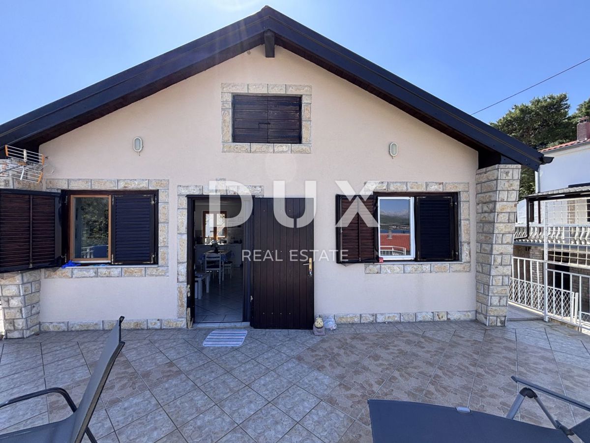 ZADAR, DONJI KARIN - Casa con tre appartamenti a 150 m dal mare