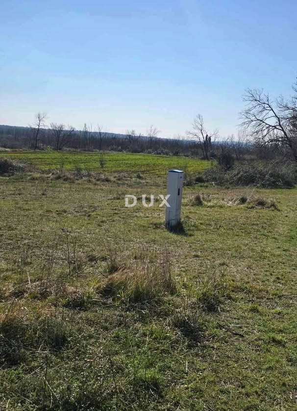 ISTRIA, VALTURA - Terreno con permesso di costruire per una casa con piscina