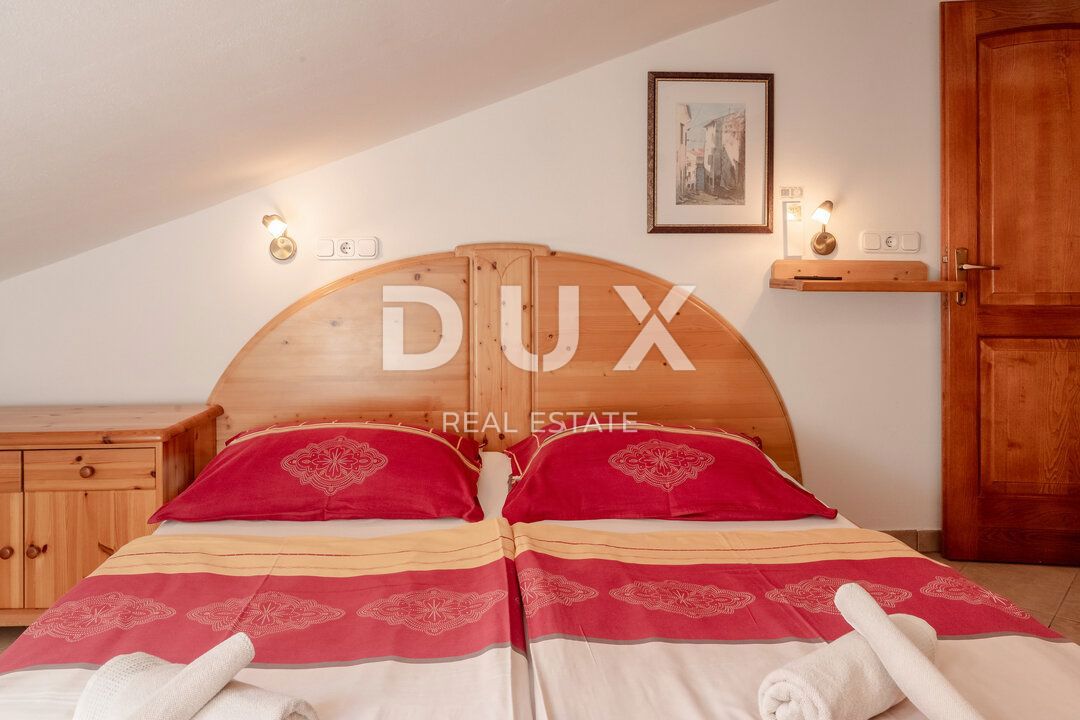 ISTRIA, ROVIGNO - Appartamento lussuoso e arredato con 2 camere da letto e soggiorno, prima fila al mare