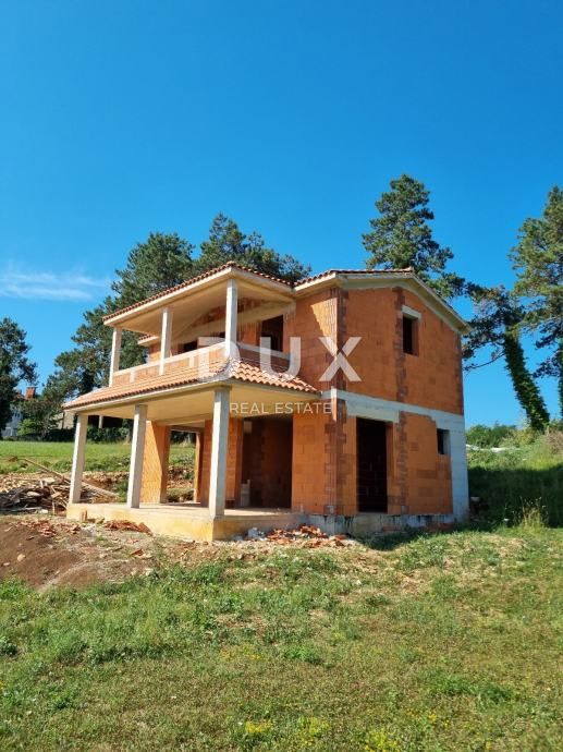 ISTRIA, PAZIN - Casa con piscina nel cuore dell'Istria (IN COSTRUZIONE)