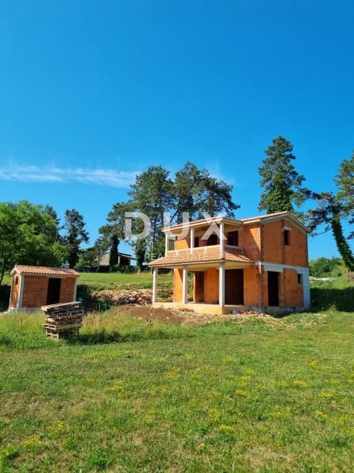 ISTRIA, PAZIN - Casa con piscina nel cuore dell'Istria (IN COSTRUZIONE)