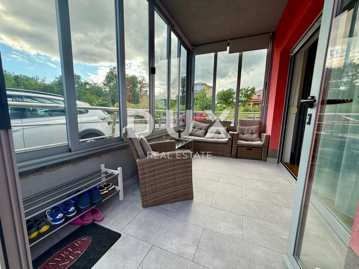 VIŠKOVO, MARINIĆI - 2 camere da letto + soggiorno, terrazza, taverna 55 m2, giardino 130 m2