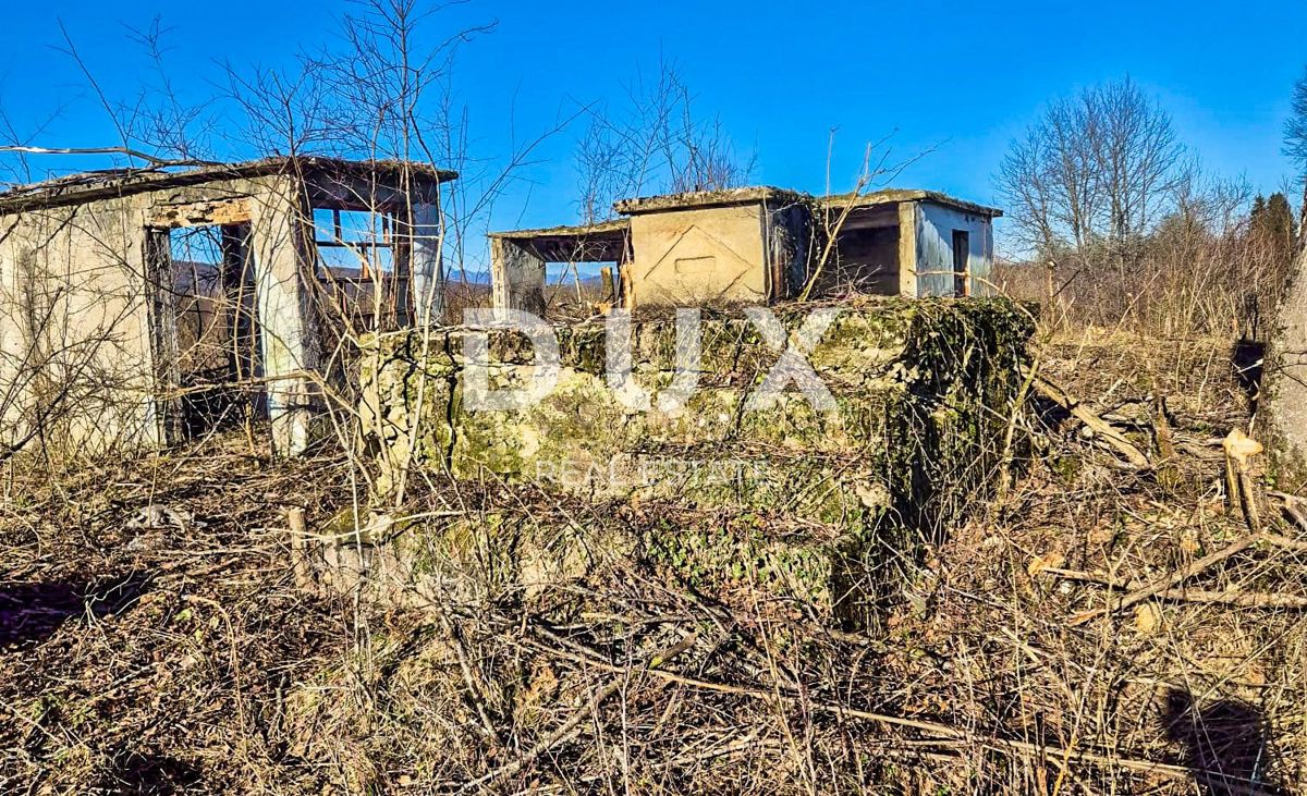 TRŽIĆ TOUNJSKI - Grande appezzamento di terreno con case in rovina - 100.000 m2 in un unico pezzo!
