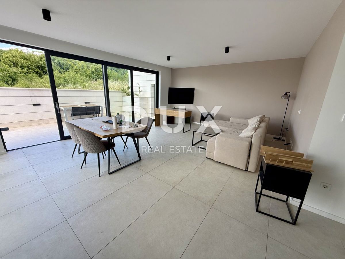 CRIKVENICA - Proprietà esclusiva con piscina e garage!
