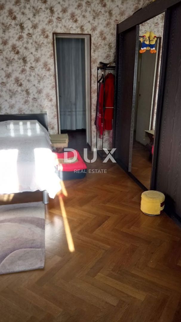 RIJEKA, CENTRO - Appartamento con 3 camere da letto + 1 camera da letto e balcone in pieno centro