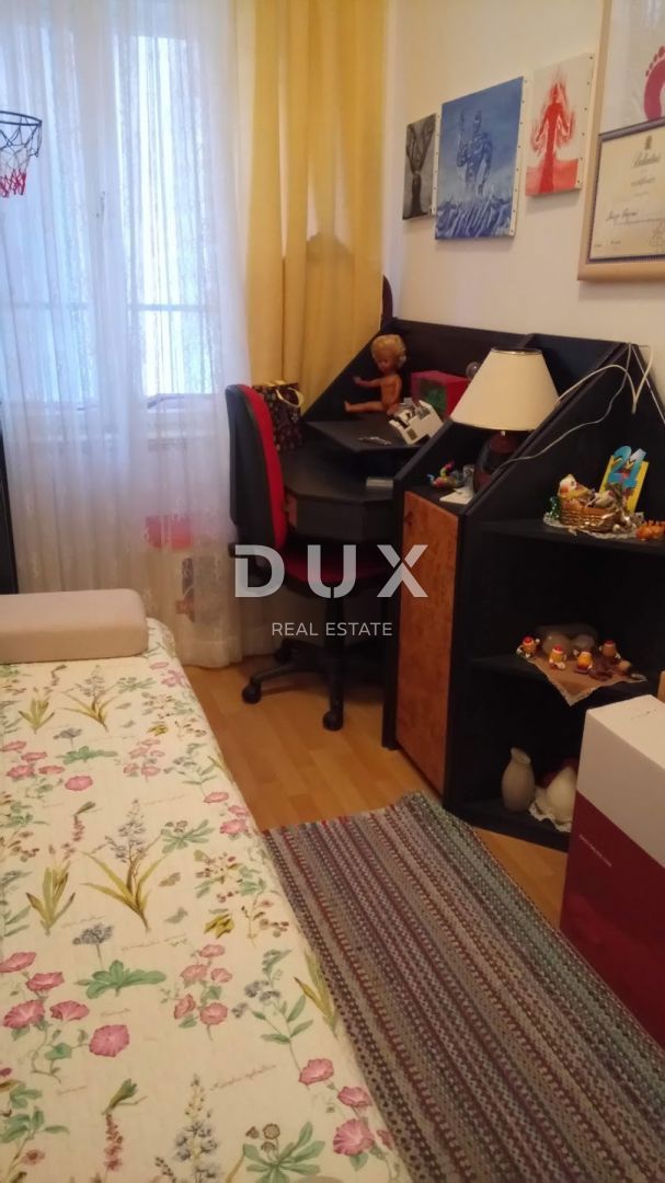 RIJEKA, CENTRO - Appartamento con 3 camere da letto + 1 camera da letto e balcone in pieno centro