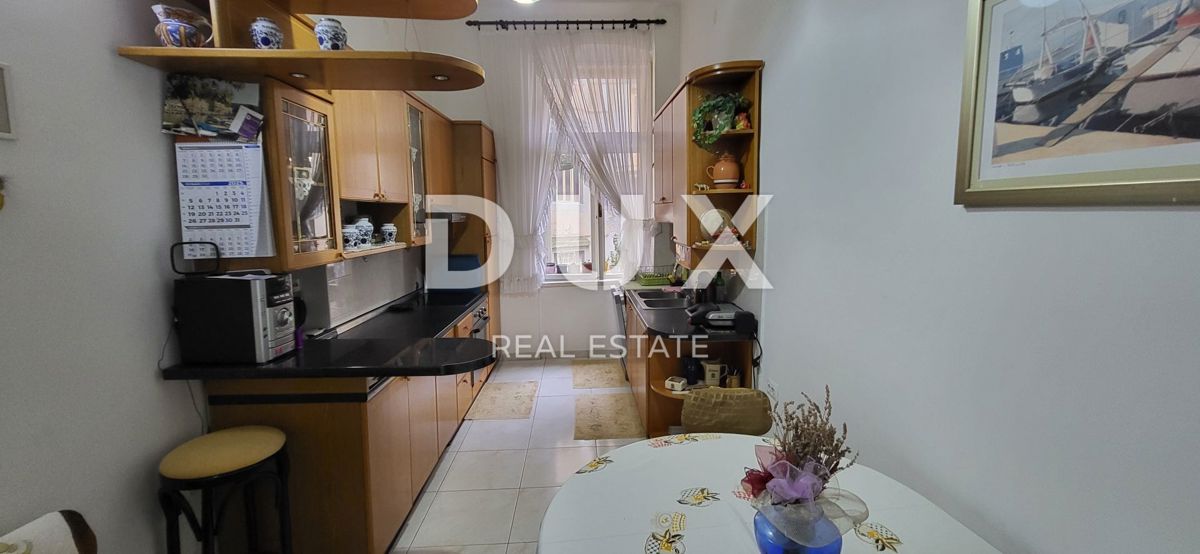 RIJEKA, CENTRO - Appartamento con 3 camere da letto + 1 camera da letto e balcone in pieno centro