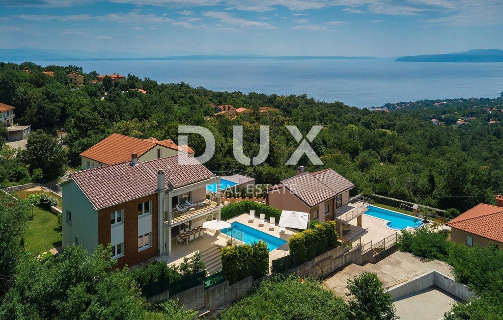 ABBAZIA - una bellissima villa con piscina, vista panoramica sul mare e completa privacy