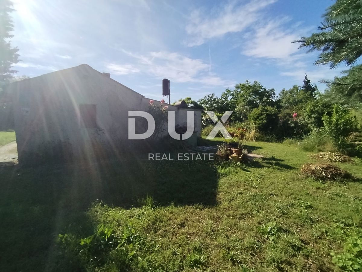 ISTRIA, MEDOLINO - Terreno agricolo con due edifici legalizzati!
