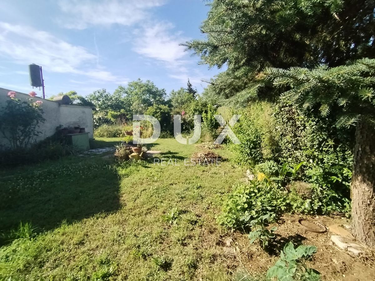 ISTRIA, MEDOLINO - Terreno agricolo con due edifici legalizzati!
