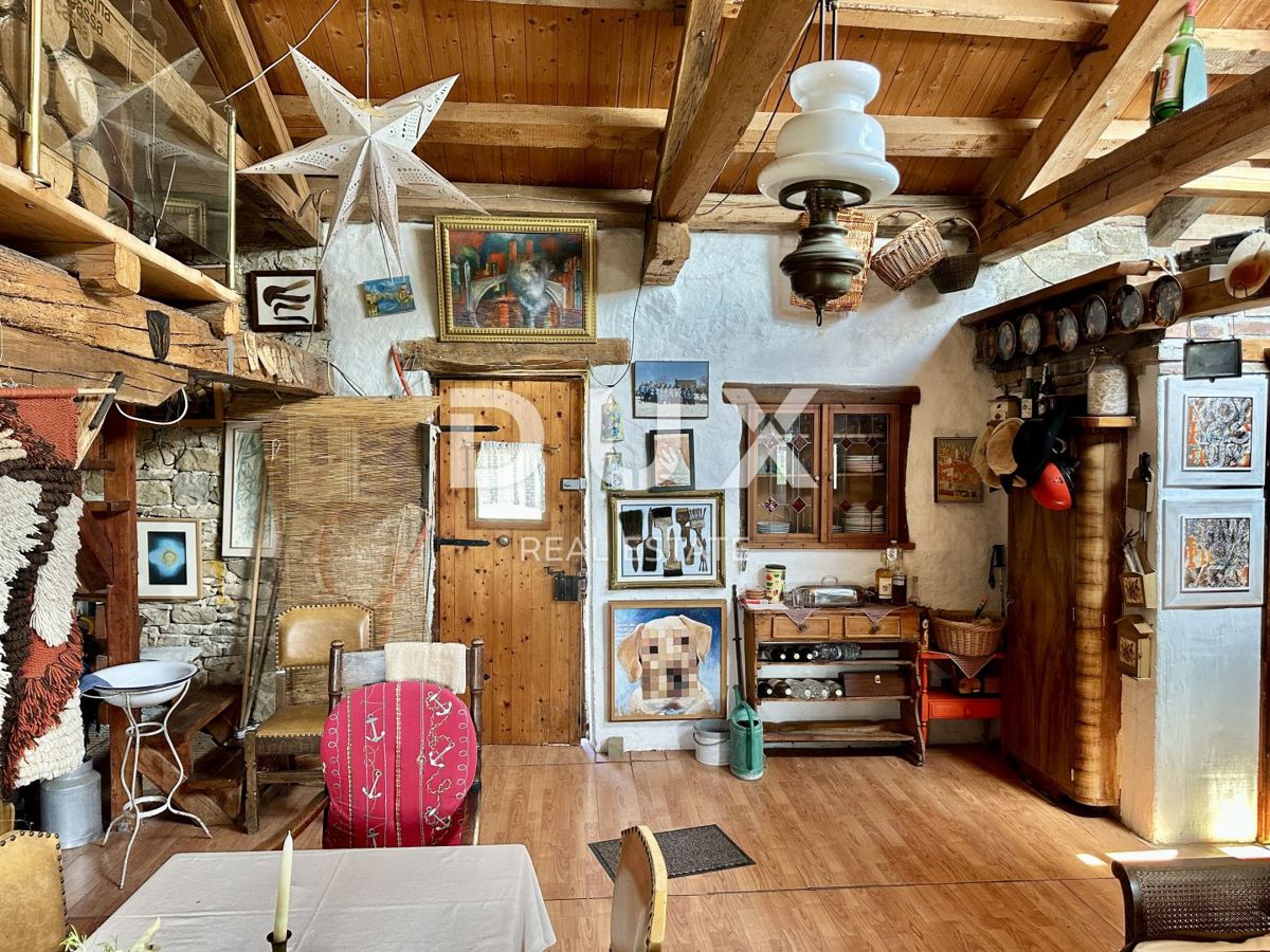 ISTRIA, BUIE - NOVITÀ - Casa d'artista con vista panoramica