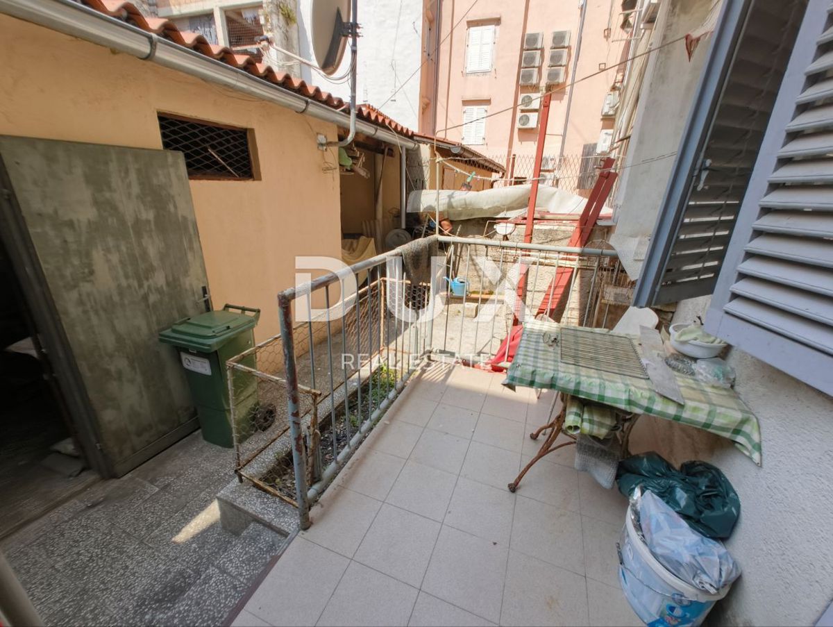ISTRIA, PARENZO - Appartamento nel centro storico con grande potenziale