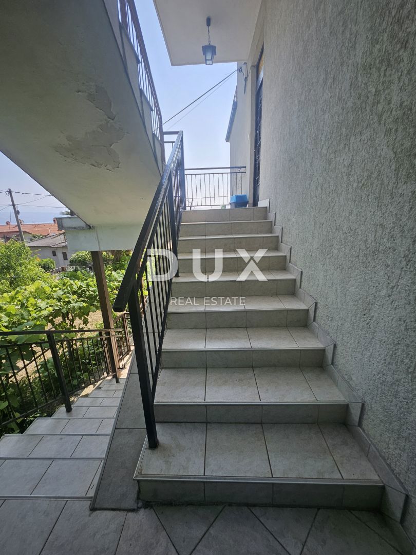 OPATIJA, IKA - 2 appartamenti 143m2 (80m2 + 63m2) piano terra e 2° piano con vista mare + superficie 250m2