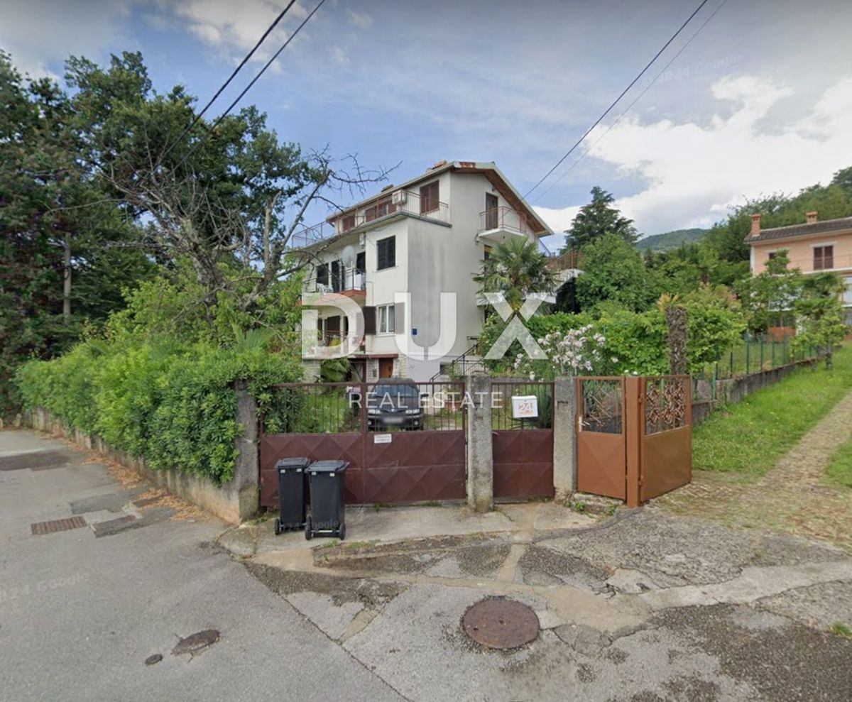 OPATIJA, IKA - 2 appartamenti 143m2 (80m2 + 63m2) piano terra e 2° piano con vista mare + superficie 250m2