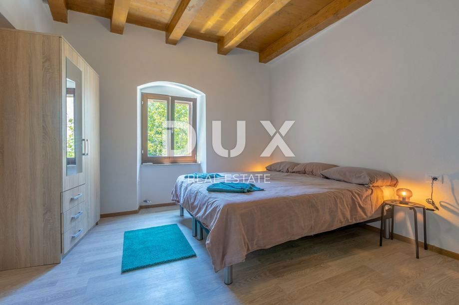 ISTRIA, POLA - Zona residenziale e commerciale con edifici esistenti! RARO SUL MERCATO!