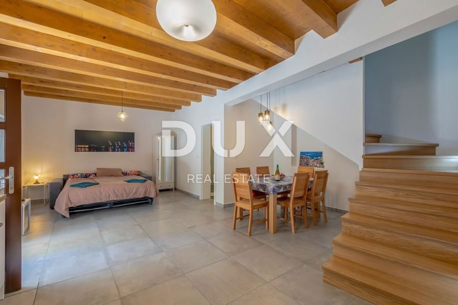 ISTRIA, POLA - Zona residenziale e commerciale con edifici esistenti! RARO SUL MERCATO!