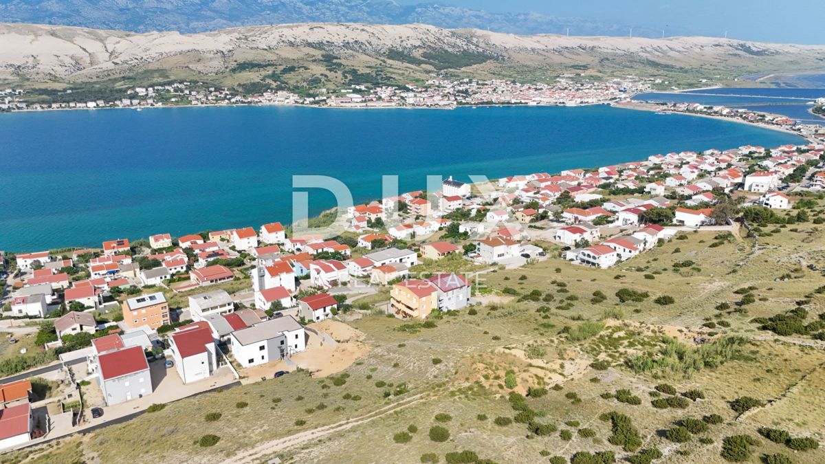 ISOLA DI PAG, PAG - Appartamento di 101 m2 a soli 50 metri dal mare
